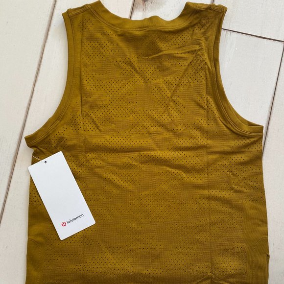 NWT Lululemon Train to Be Tank Top - Picture 5 of 7